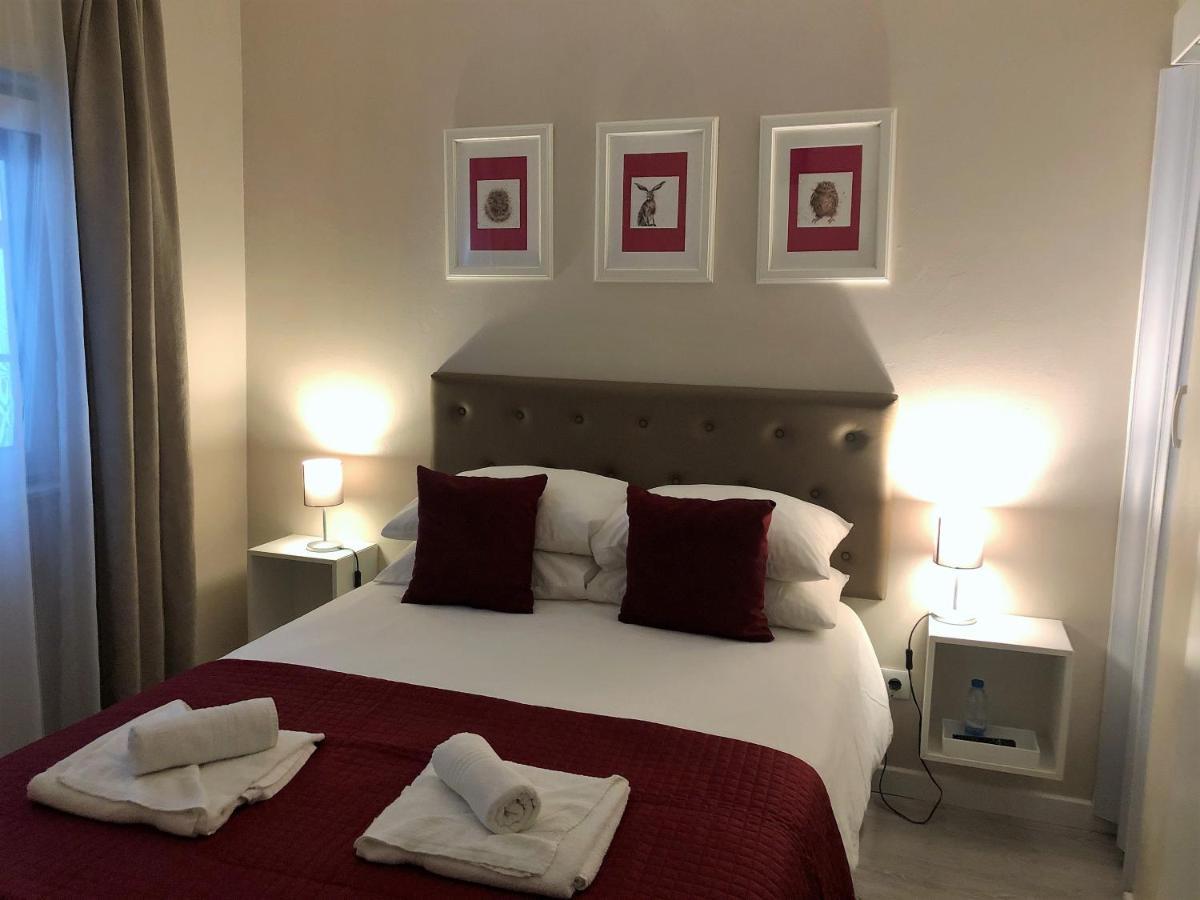 The Capital Boutique B&B Пениш Екстериор снимка