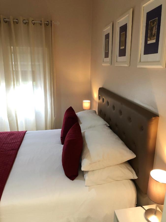 The Capital Boutique B&B Пениш Екстериор снимка