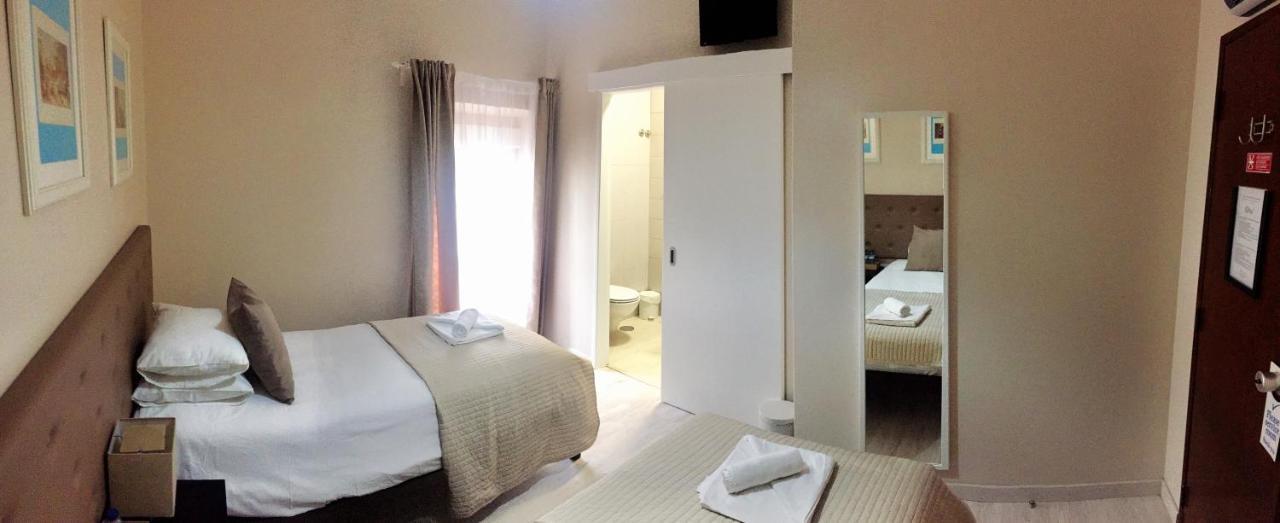 The Capital Boutique B&B Пениш Екстериор снимка