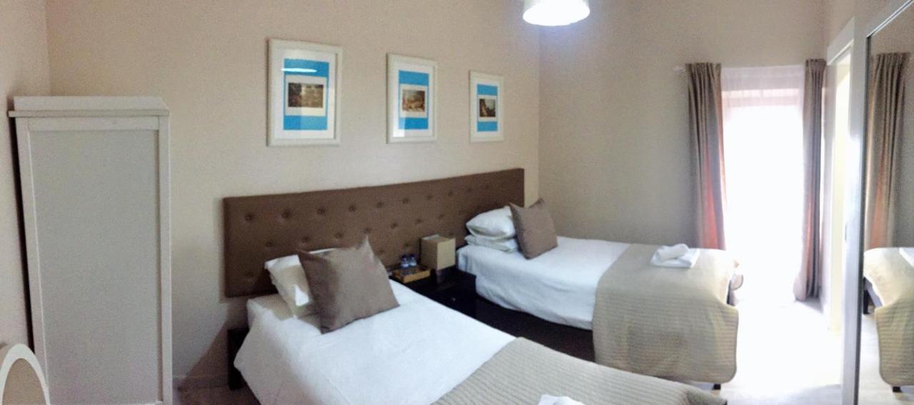 The Capital Boutique B&B Пениш Екстериор снимка